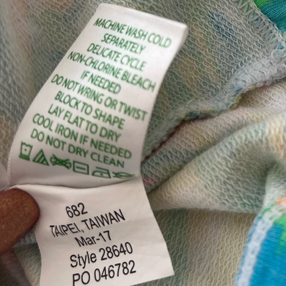 Lilly Pulitzer UPF 50+ Captain Popover Sea Salt And Sun Printed Sweatshirt - Picture 7 of 9